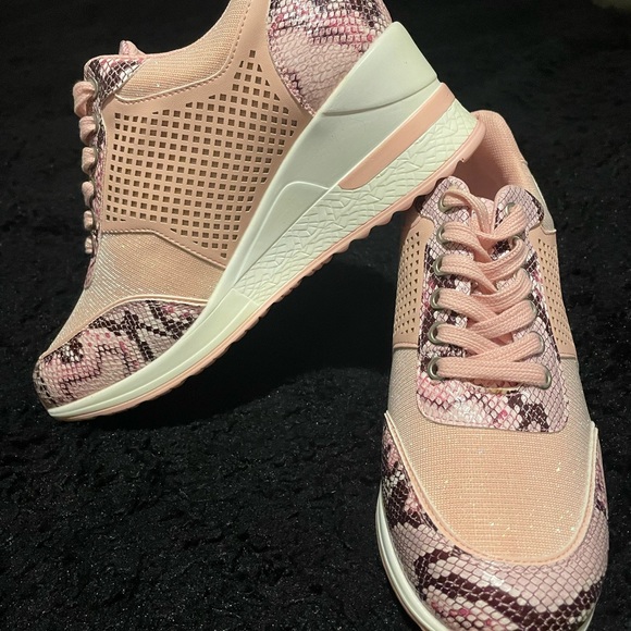 Viscozzy Pink Heel Wedge Sneakers - Picture 2 of 5